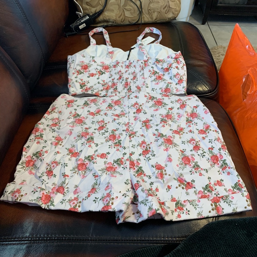 Nice floral set